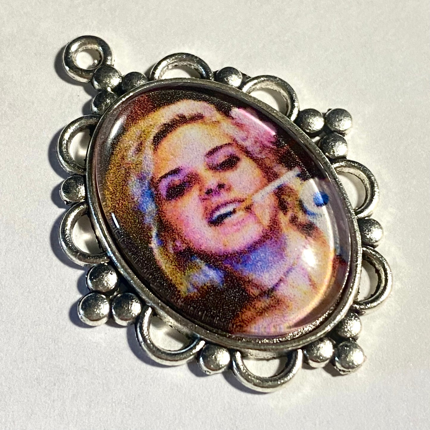 The Lizzie Pendant